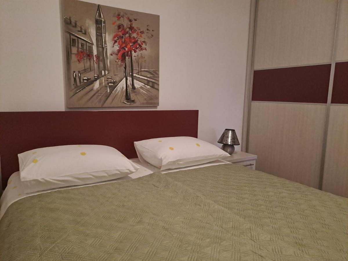 שיבניק Apartment Mira מראה חיצוני תמונה