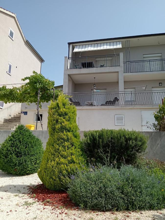 שיבניק Apartment Mira מראה חיצוני תמונה